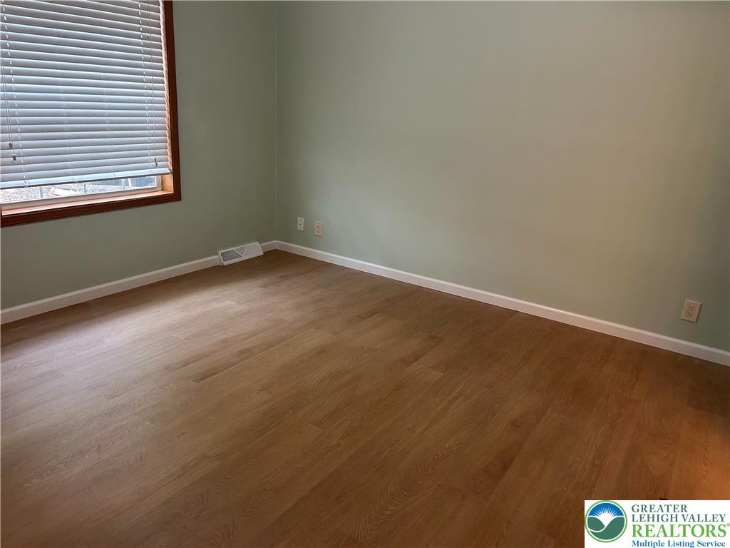 4220 Panther Court Orefield, PA 18069 - Photo 19 of 21 an empty room with a window