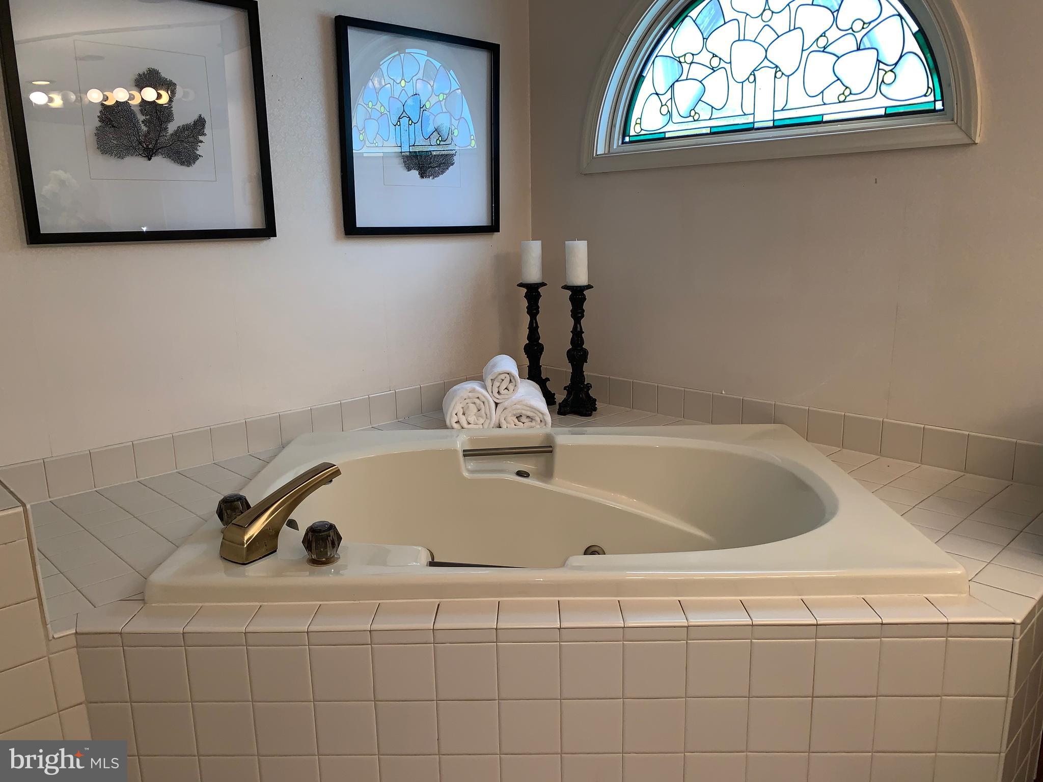 5 Valley View Way Newtown, PA 18940 - Photo 21 of 35 Primary Bathroom