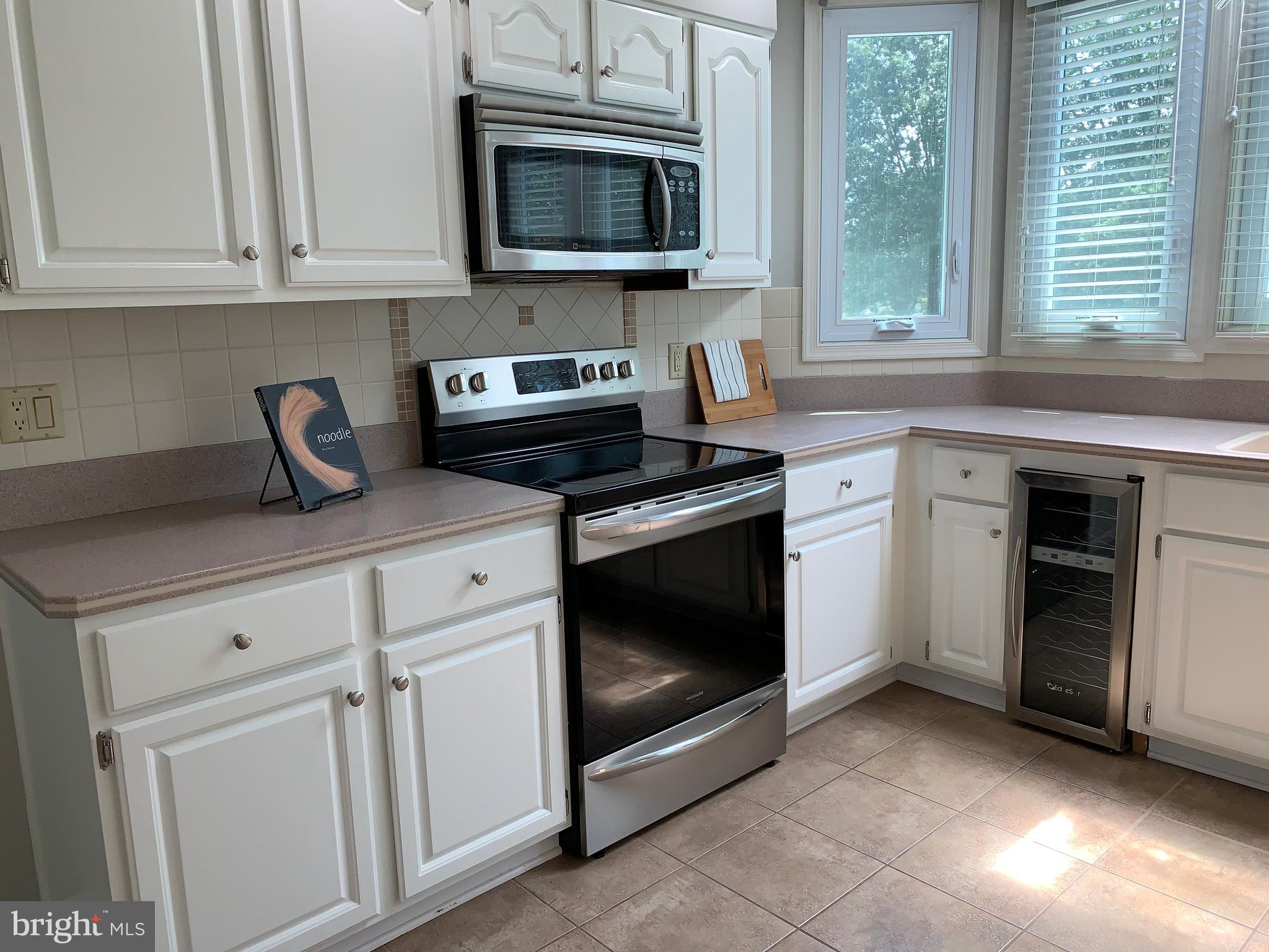 5 Valley View Way Newtown, PA 18940 - Photo 4 of 35 Kitchen