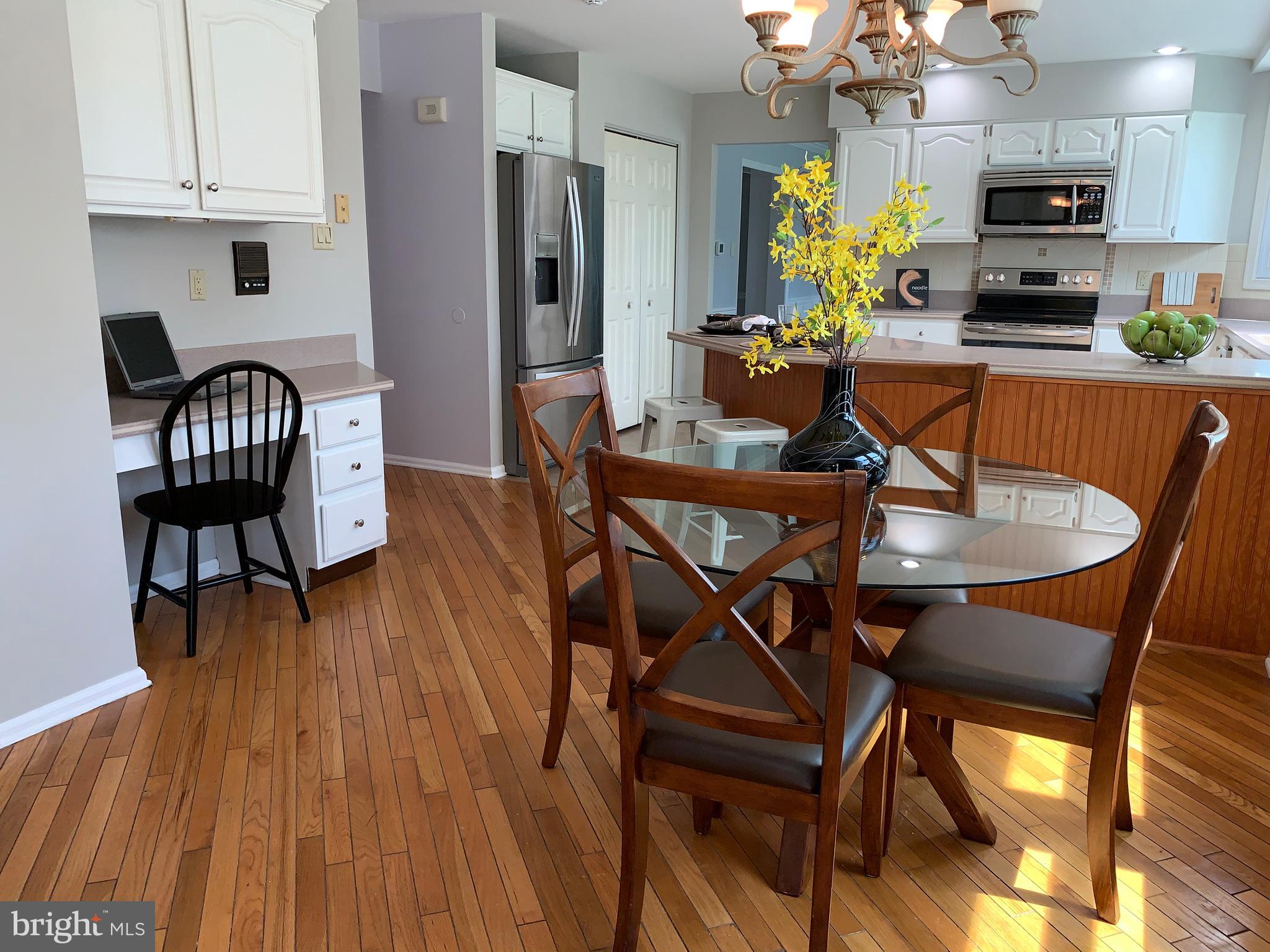 5 Valley View Way Newtown, PA 18940 - Photo 7 of 35 Eat in Kitchen