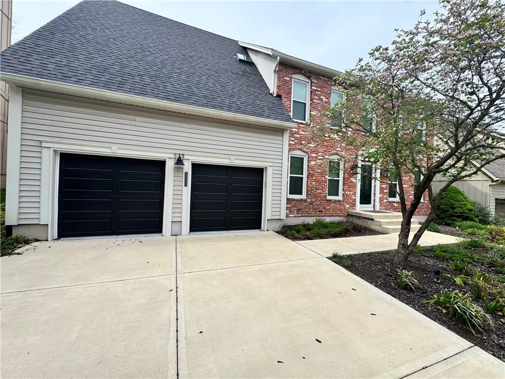 8344 Acuff Lane Lenexa, KS 66215 - Photo 2 of 4