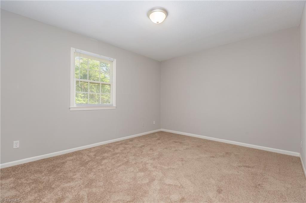 323 Old Vineyard Road Winston-Salem, NC 27104 - Photo 15 of 27