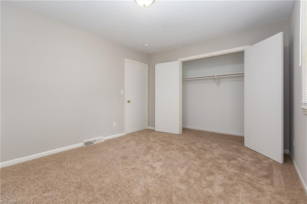 323 Old Vineyard Road Winston-Salem, NC 27104 - Photo 16 of 27