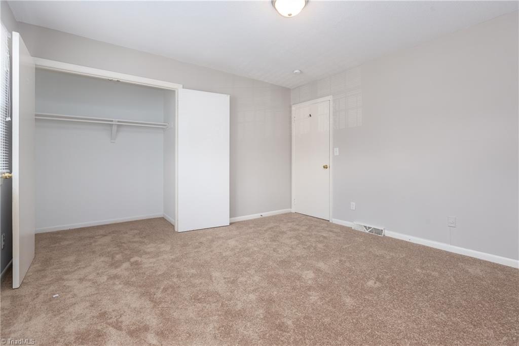 323 Old Vineyard Road Winston-Salem, NC 27104 - Photo 19 of 27