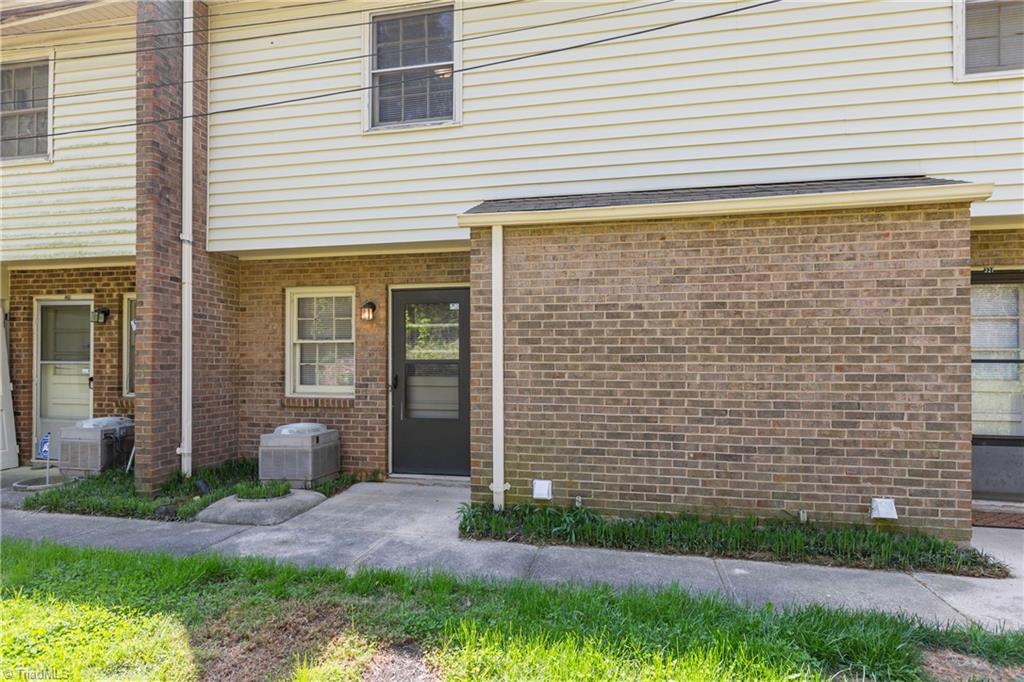 323 Old Vineyard Road Winston-Salem, NC 27104 - Photo 24 of 27