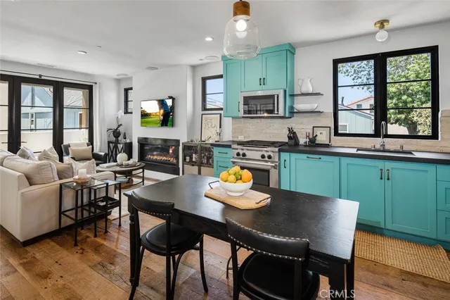 $1,999,999 | 616 Narcissus Avenue, Unit 1/2, Corona del Mar, CA 92625