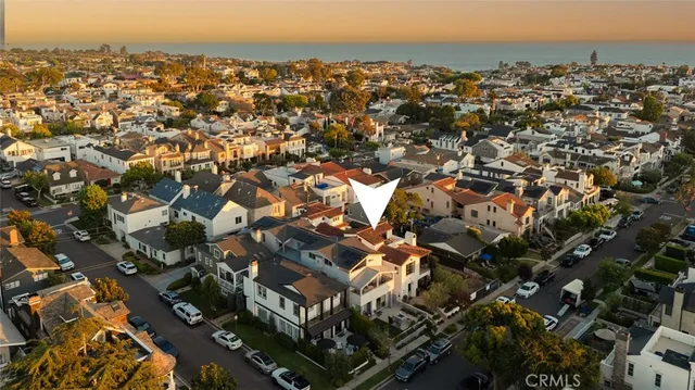 $1,999,999 | 616 Narcissus Avenue, Unit 1/2, Corona del Mar, CA 92625