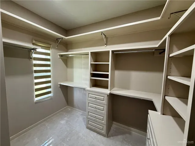 $3,200 | 912 West Cheyenne Avenue, Pharr, TX 78577