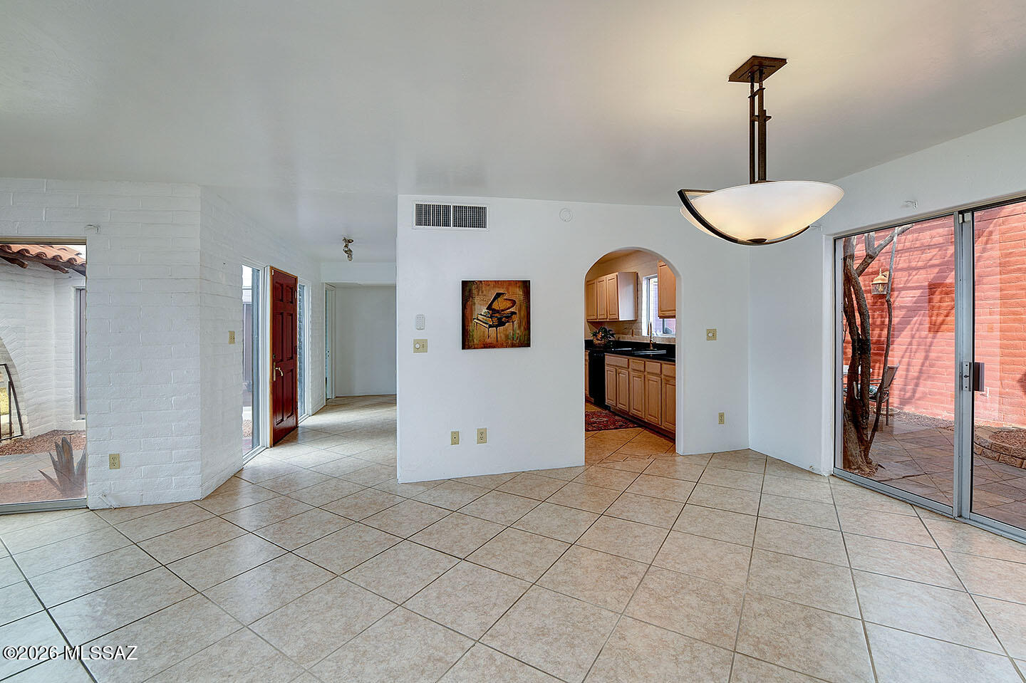 724 West Roller Coaster Road Tucson, AZ 85704 - Photo 8 of 29 Gallery Image 8