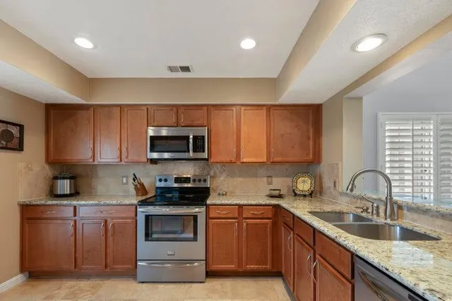 $6,200 | 199 Desert Falls Drive East, Palm Desert, CA 92211