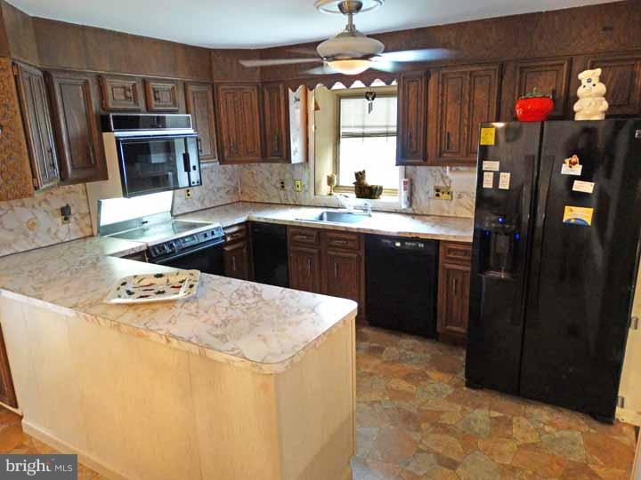 2769 Village Road Langhorne, PA 19047 - Photo 11 of 25 Kitchen