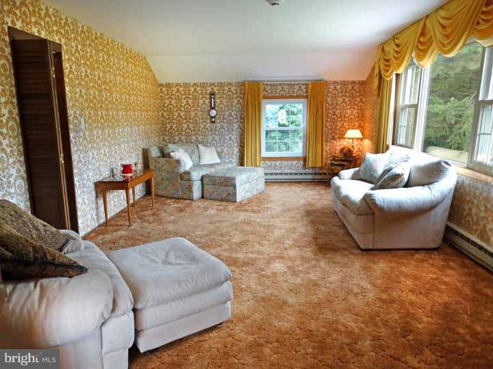2769 Village Road Langhorne, PA 19047 - Photo 5 of 25 Living Room