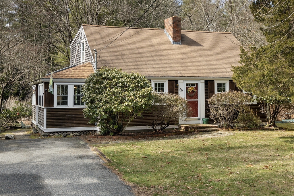 front view of house with a yard