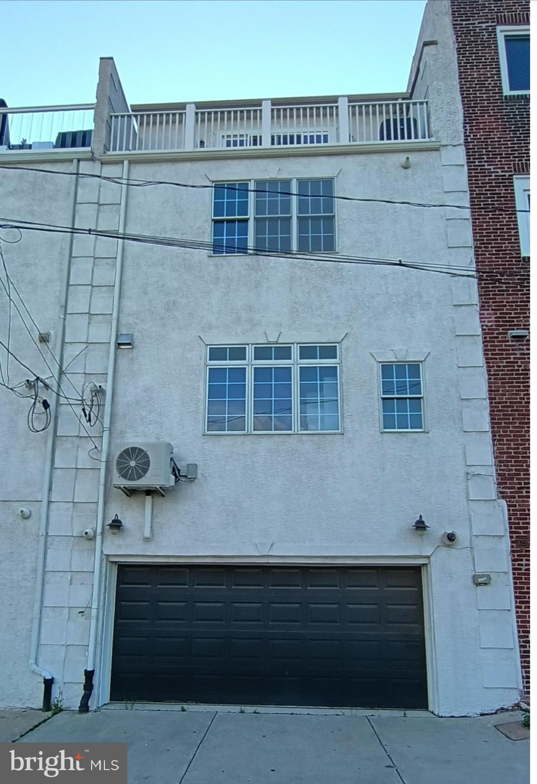 417 North Front Street Philadelphia, PA 19123 - Photo 7 of 11 a front view of a building with entryway