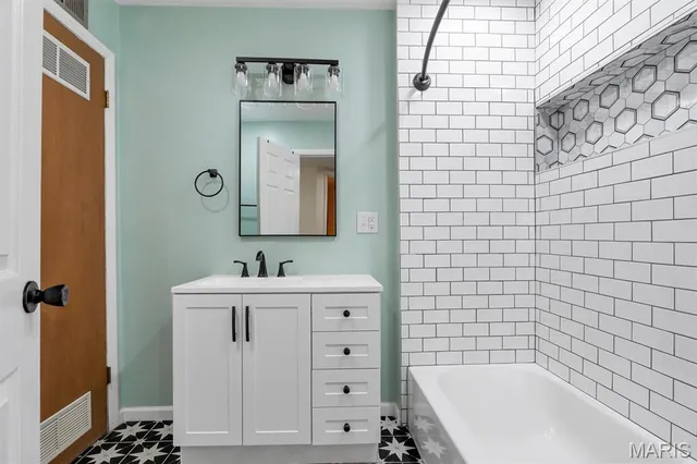 $295,000 | 6021 Leona Street, St. Louis, MO 63116