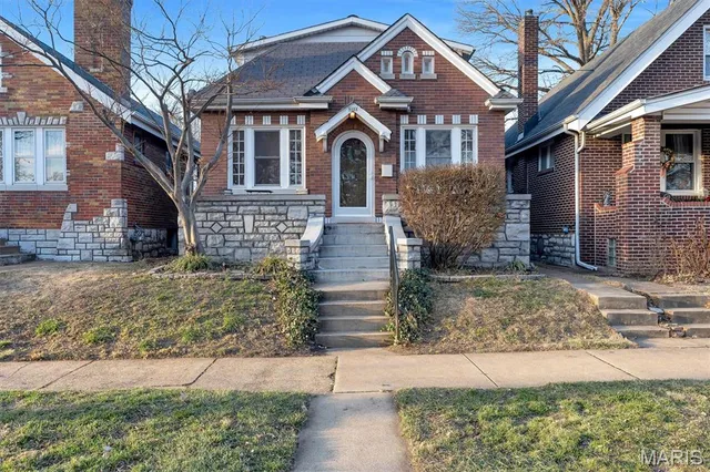 $295,000 | 6021 Leona Street, St. Louis, MO 63116