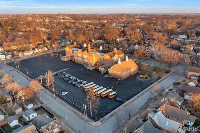 $295,000 | 6021 Leona Street, St. Louis, MO 63116