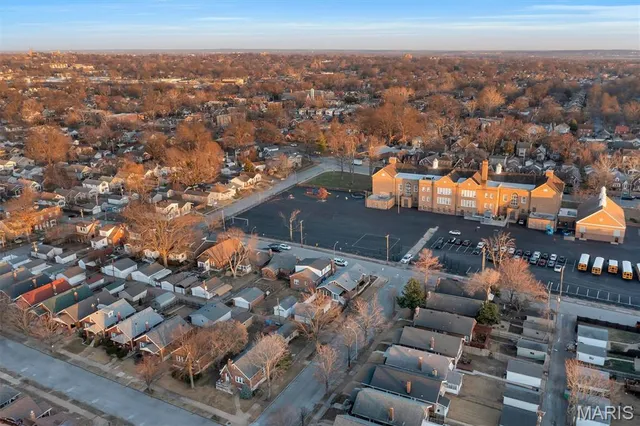 $295,000 | 6021 Leona Street, St. Louis, MO 63116