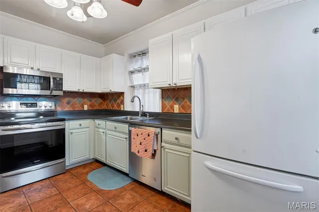 $295,000 | 6021 Leona Street, St. Louis, MO 63116