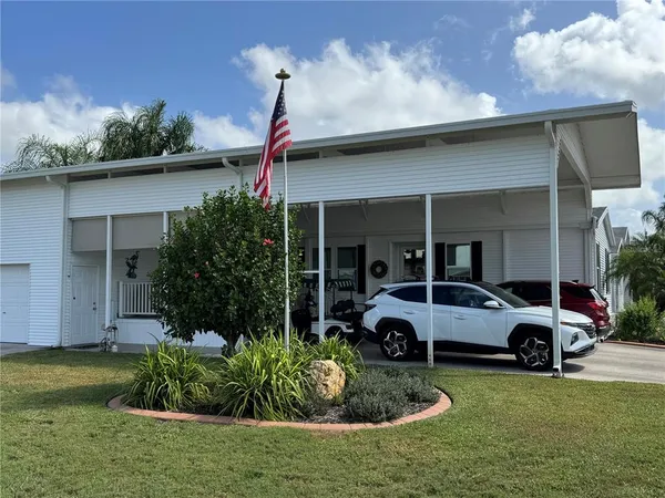 $290,000 | 340 Fairway Boulevard, Frostproof, FL 33843