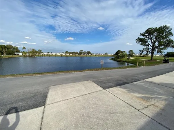 $290,000 | 340 Fairway Boulevard, Frostproof, FL 33843