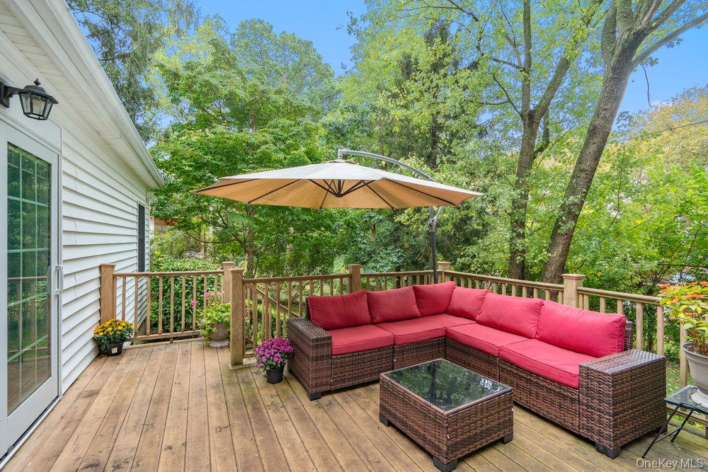 12 Chester Drive Great Neck, NY 11021 - Photo 25 of 30