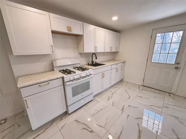 $3,000 | 146 Highway 284, Unionville, NY 10988