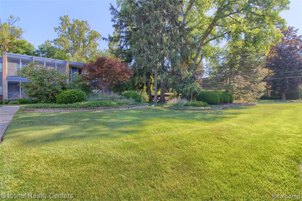 16547 Middlebelt Road, Unit 6 Livonia, MI 48154 - Photo 4 of 29