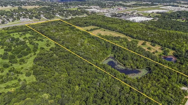 $1,300,000 | 926 South 130th Street, Bonner Springs, KS 66012