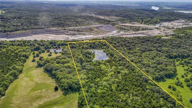 $1,300,000 | 926 South 130th Street, Bonner Springs, KS 66012