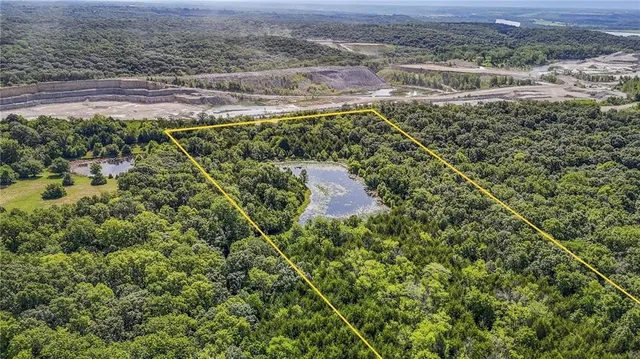 $1,300,000 | 926 South 130th Street, Bonner Springs, KS 66012