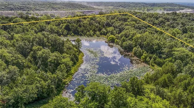 $1,300,000 | 926 South 130th Street, Bonner Springs, KS 66012