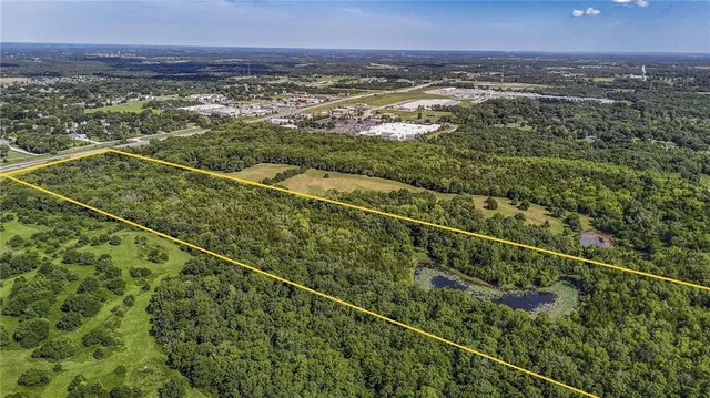 $1,300,000 | 926 South 130th Street, Bonner Springs, KS 66012