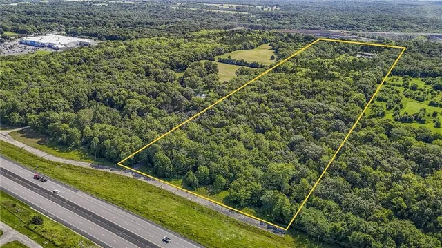 $1,300,000 | 926 South 130th Street, Bonner Springs, KS 66012