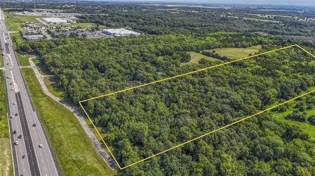 $1,300,000 | 926 South 130th Street, Bonner Springs, KS 66012