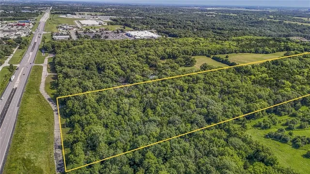 $1,300,000 | 926 South 130th Street, Bonner Springs, KS 66012