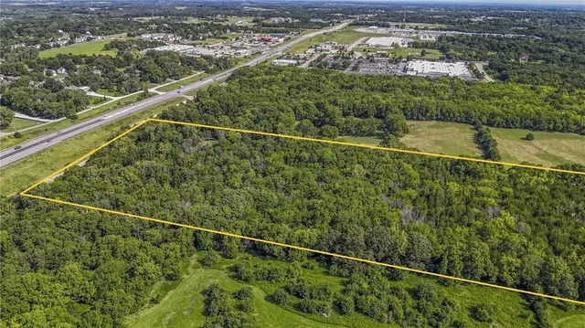 $1,300,000 | 926 South 130th Street, Bonner Springs, KS 66012