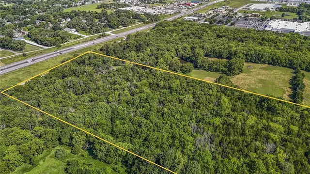 $1,300,000 | 926 South 130th Street, Bonner Springs, KS 66012