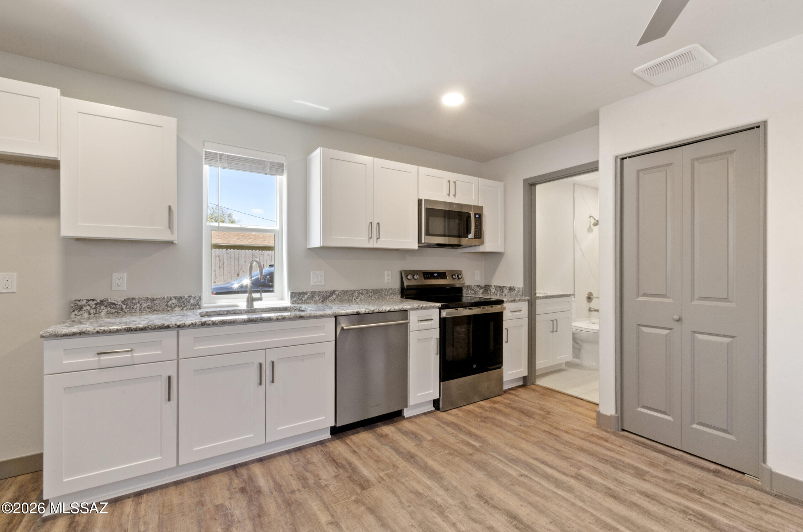 1720 East Edison Street, Unit 3 Tucson, AZ 85719 - Photo 8 of 31 DSC_0198-scaled