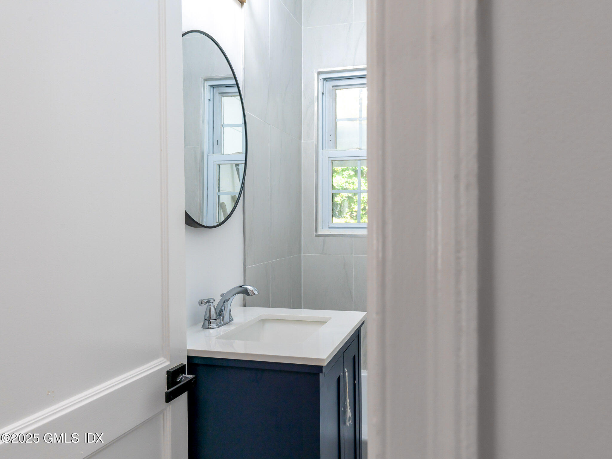 11 Sheep Hill Road Riverside, CT 06878 - Photo 6 of 13 Bath