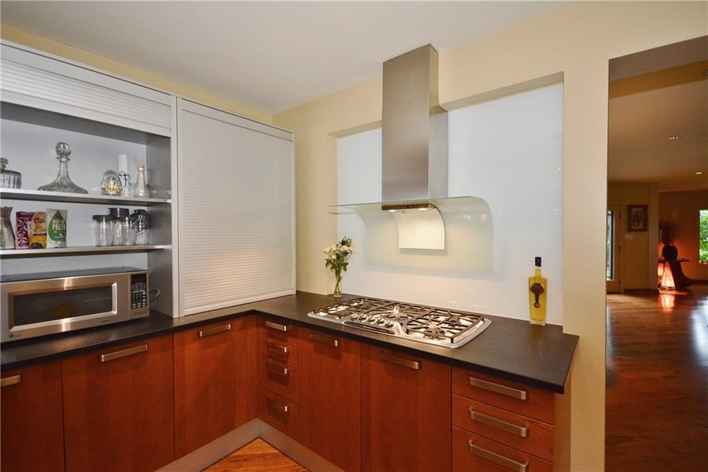 234 Hunt Road Pittsburgh, PA 15215 - Photo 11 of 25 Gallery Image 11