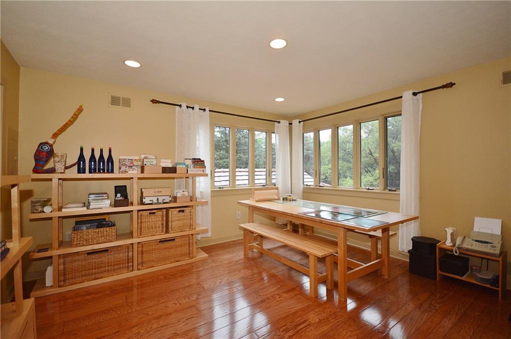 234 Hunt Road Pittsburgh, PA 15215 - Photo 19 of 25 Gallery Image 19