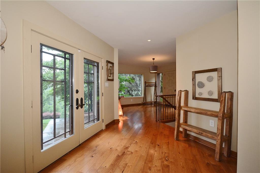 234 Hunt Road Pittsburgh, PA 15215 - Photo 6 of 25 Gallery Image 6