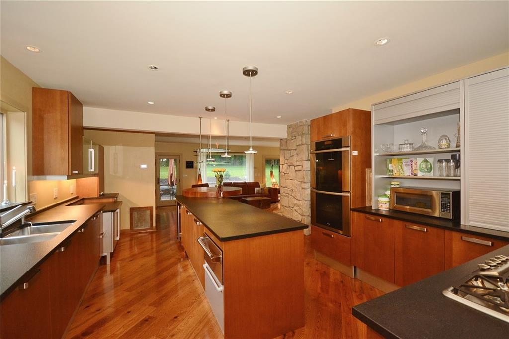 234 Hunt Road Pittsburgh, PA 15215 - Photo 7 of 25 Gallery Image 7