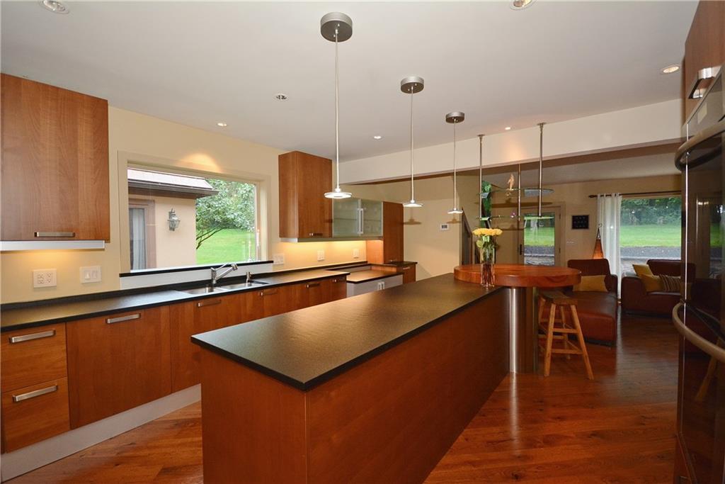 234 Hunt Road Pittsburgh, PA 15215 - Photo 8 of 25 Gallery Image 8