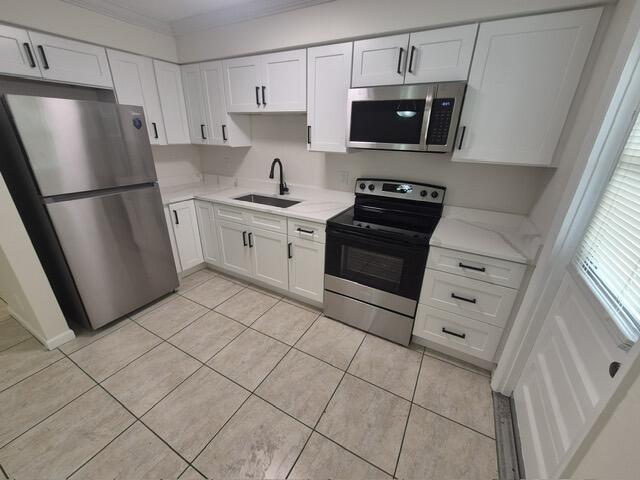 3610 Taylor Street, Unit 3 Hollywood, FL 33021 - Photo 1 of 13 f1eb7373-5470-4bae-828a-a68013113091