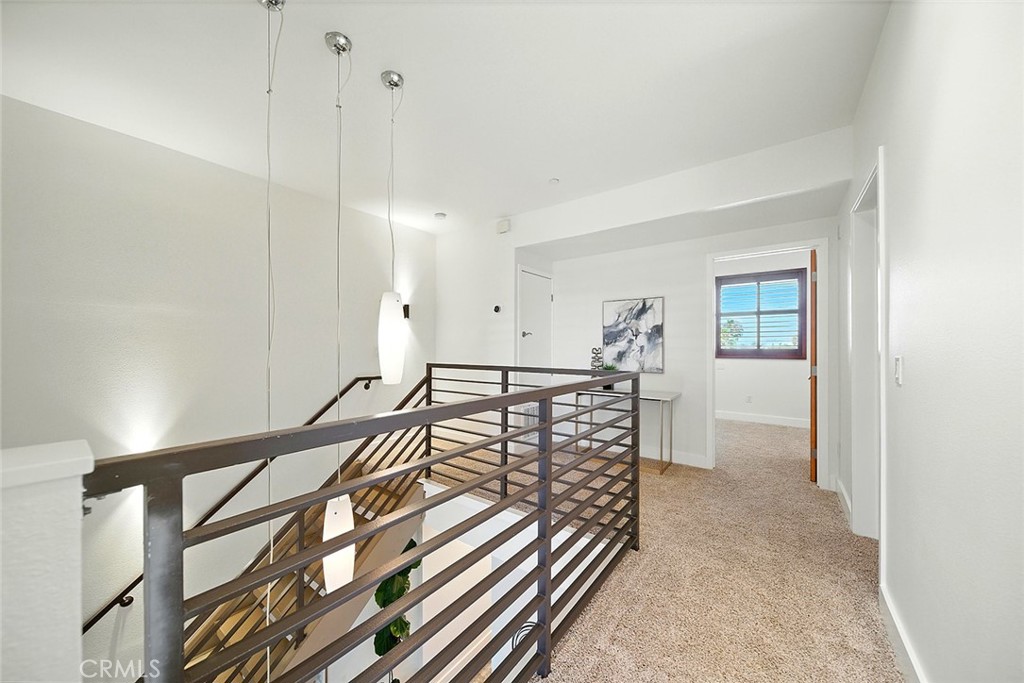 395 East 4th Street, Unit 39 Long Beach, CA 90802 - Photo 30 of 45 a living room with furniture