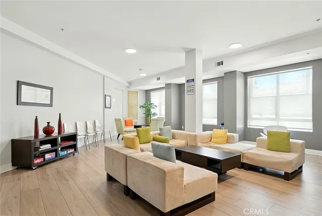 $725,000 | 395 East 4th Street, Unit 39, Long Beach, CA 90802