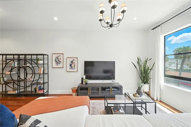 $725,000 | 395 East 4th Street, Unit 39, Long Beach, CA 90802