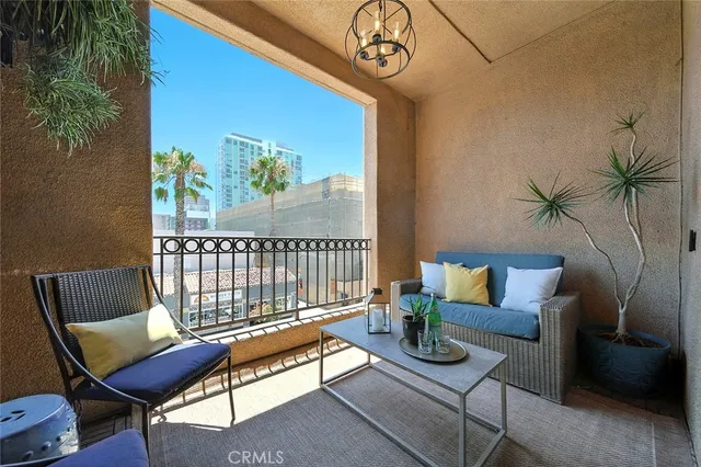 $725,000 | 395 East 4th Street, Unit 39, Long Beach, CA 90802